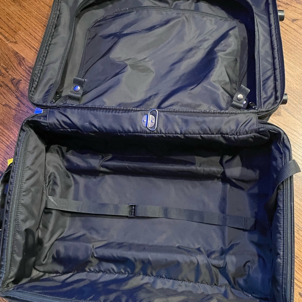 Hartmann 2 wheeled carryon luggage black - Picture 7 of 16